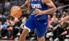 九游娱乐网站-莱昂纳德持续高效得分，发挥球队核心作用