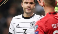 九游体育官方入口-科隆老将宣布退役，球迷感慨不已