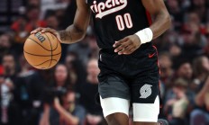 9you娱乐-包含老鹰战胜步行者，特雷-杨砍下分带领球队逆转战局的词条