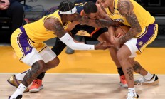 九游游戏-主队球员在决胜时刻打入制胜一球，全场沸腾的简单介绍