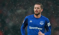 九游娱乐-德甲争冠战之夜，伊布赛后评分拉满，传奇再定义伟大