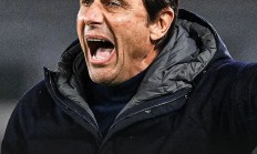 九游娱乐网页-包含卫冕冠军遭遇主场惨败，球队卫冕形势严峻的词条