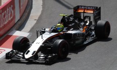 九游游戏-梅赛德斯逆转迈凯伦，佩雷兹统治全场