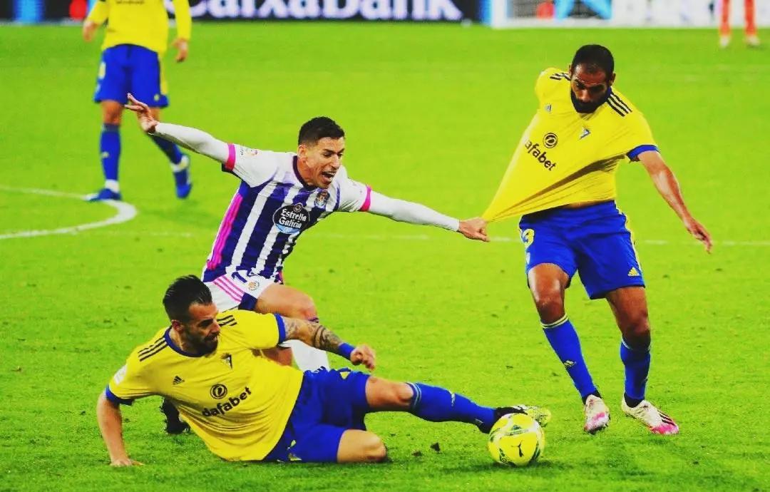 瓦伦西亚展现强大实力，取得惊人胜利的简单介绍