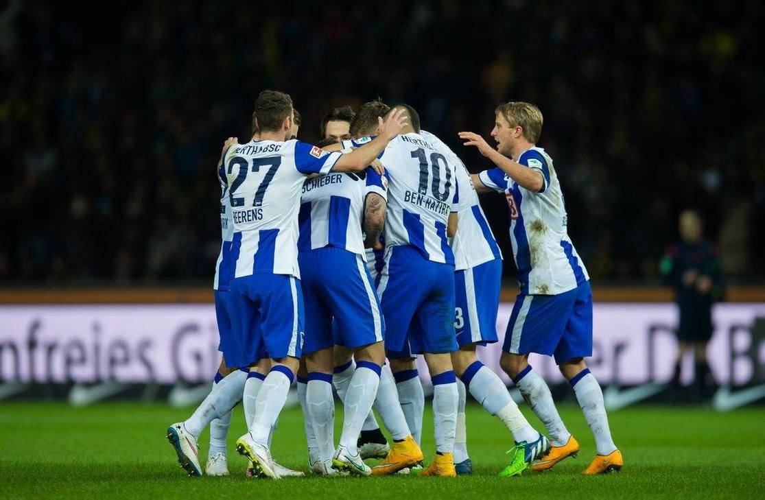 包含柏林赫塔获得胜利，跃居德国足球联赛积分榜前列的词条