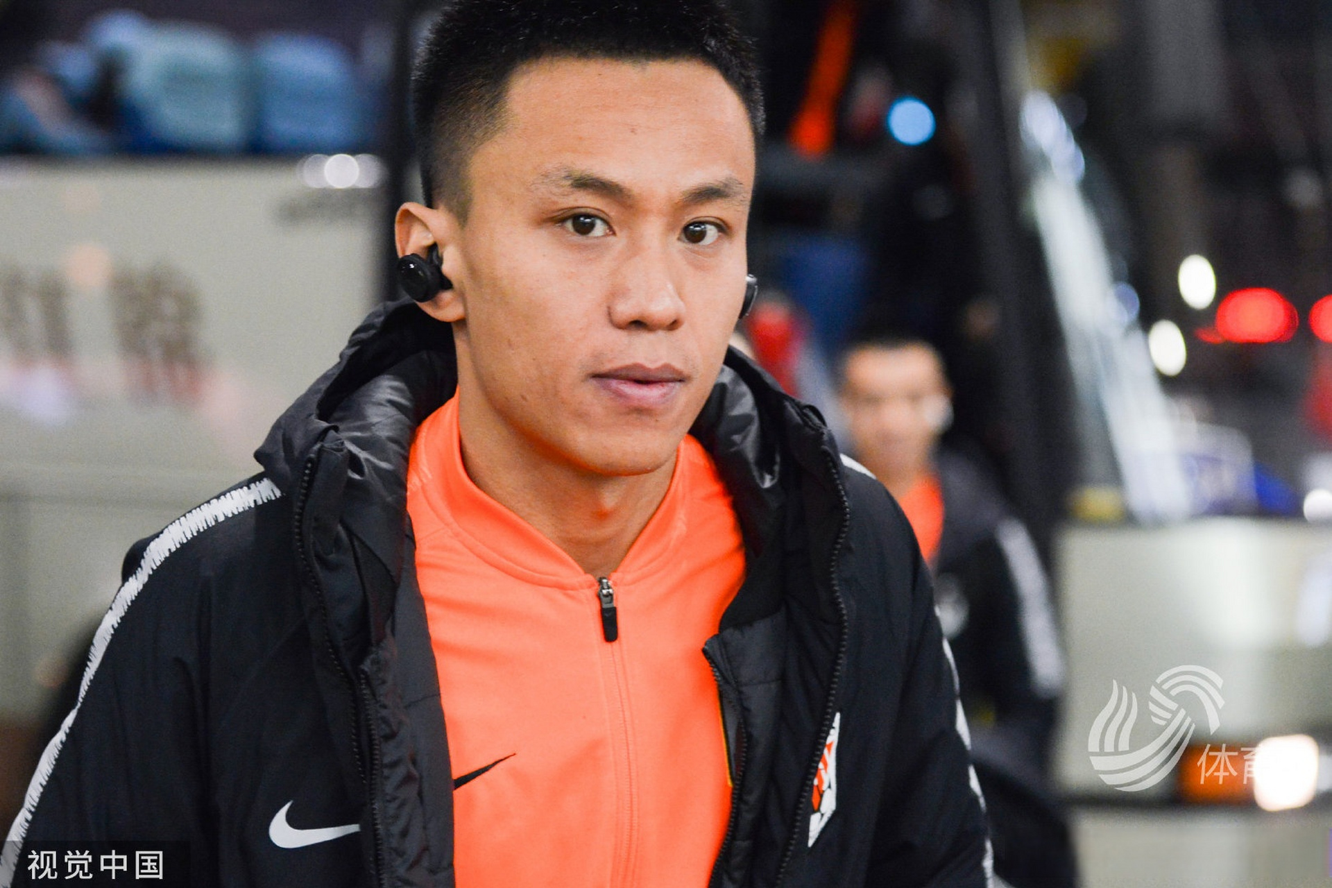 包含卡昂球员入选国家队，球队备战工作受影响的词条