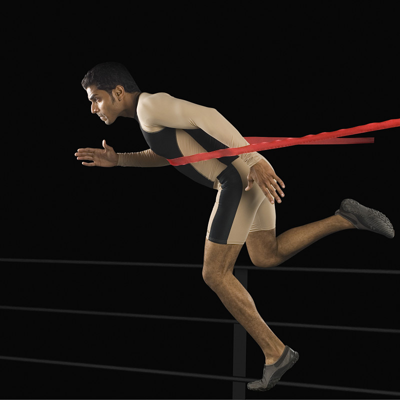 田径比赛选手瞬间爆发，冲刺终点的简单介绍