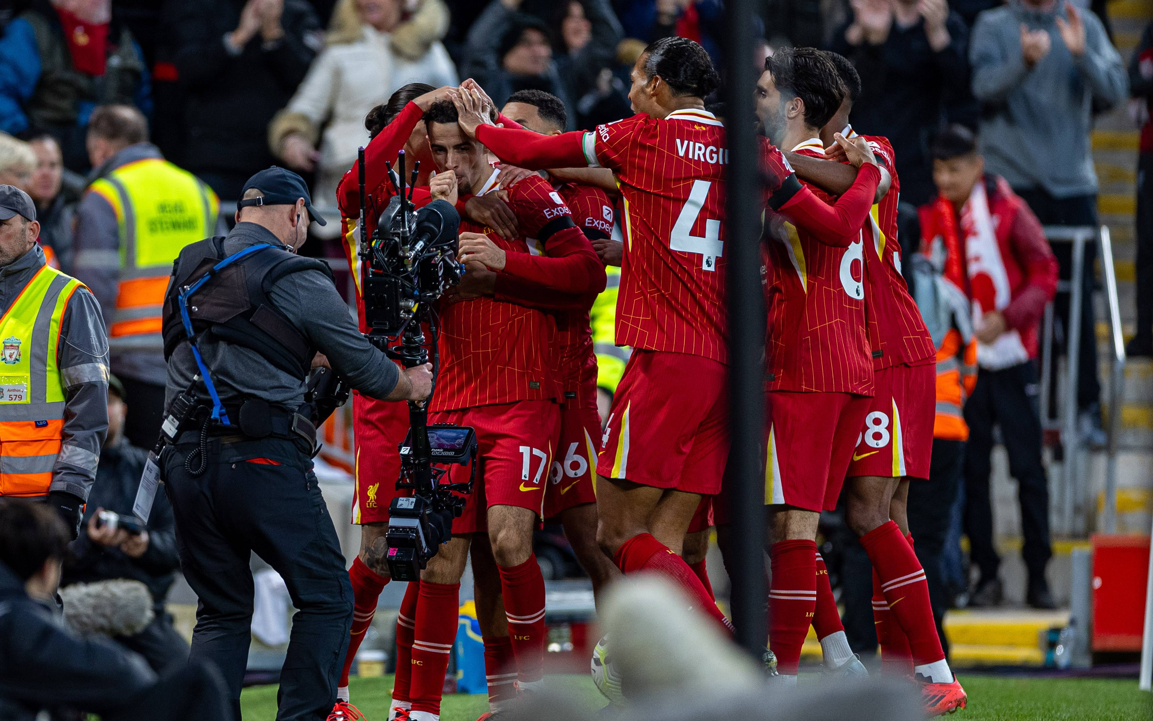 利物浦客场经历激战，球队艰难取胜