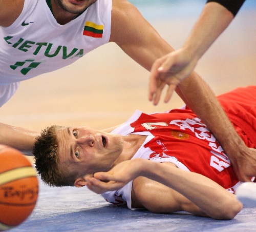 关于立陶宛队奋发拼搏，冲击下一轮晋级的信息