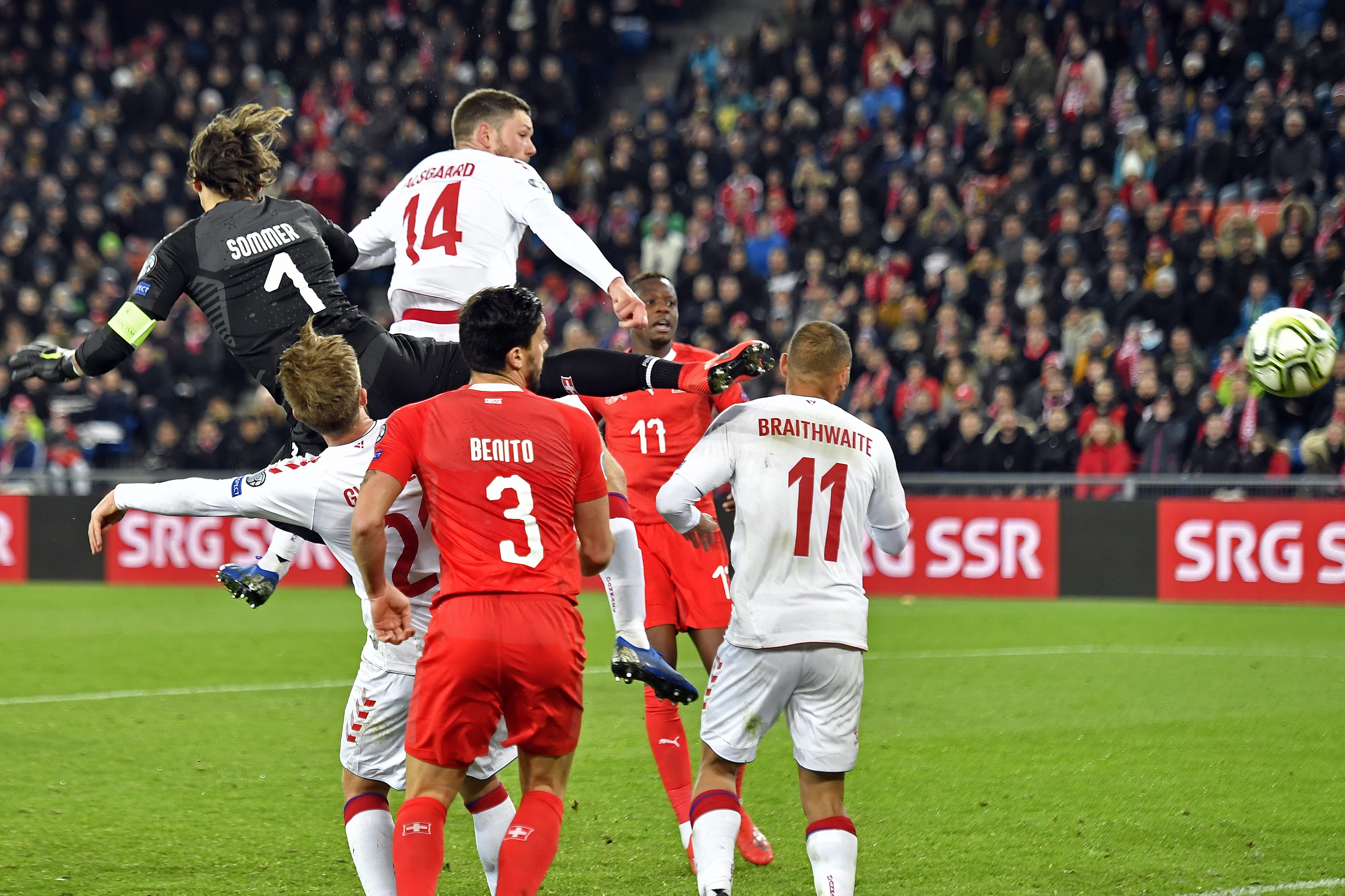 丹麦足球女队胜利在望，晋级四强