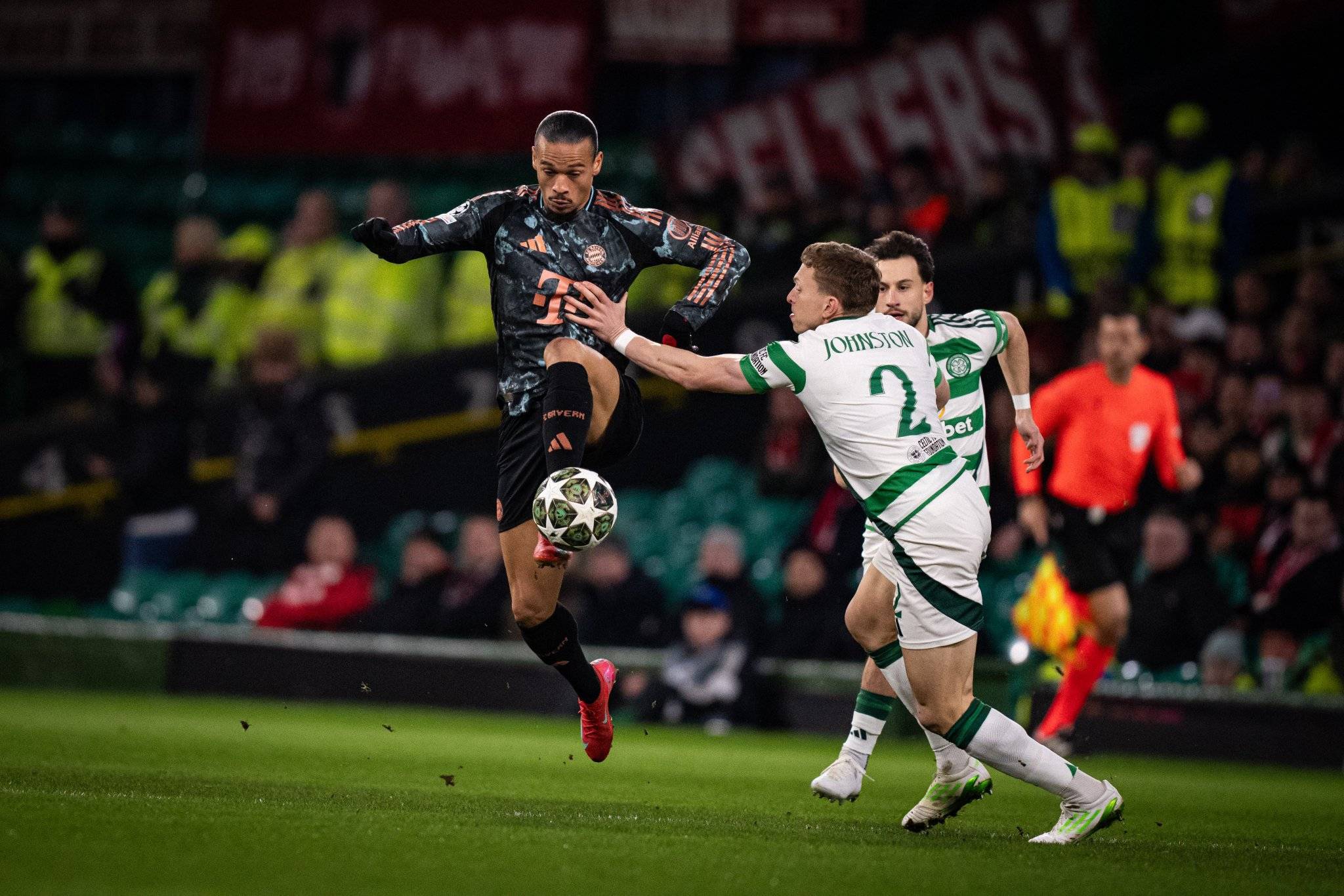 关于拜仁慕尼黑击败皇马，晋级欧冠四强的信息