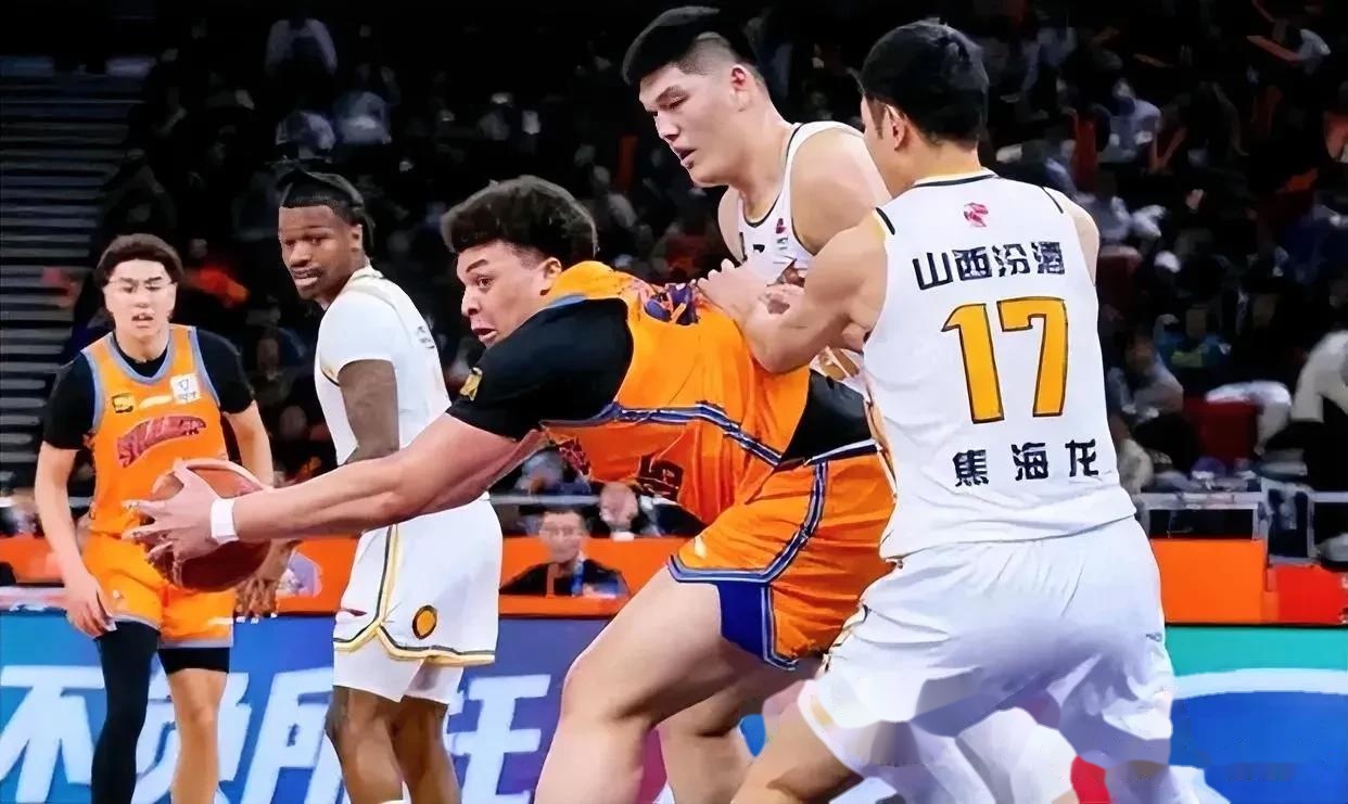 山西男篮凭借坚韧防守，顽强击败对手