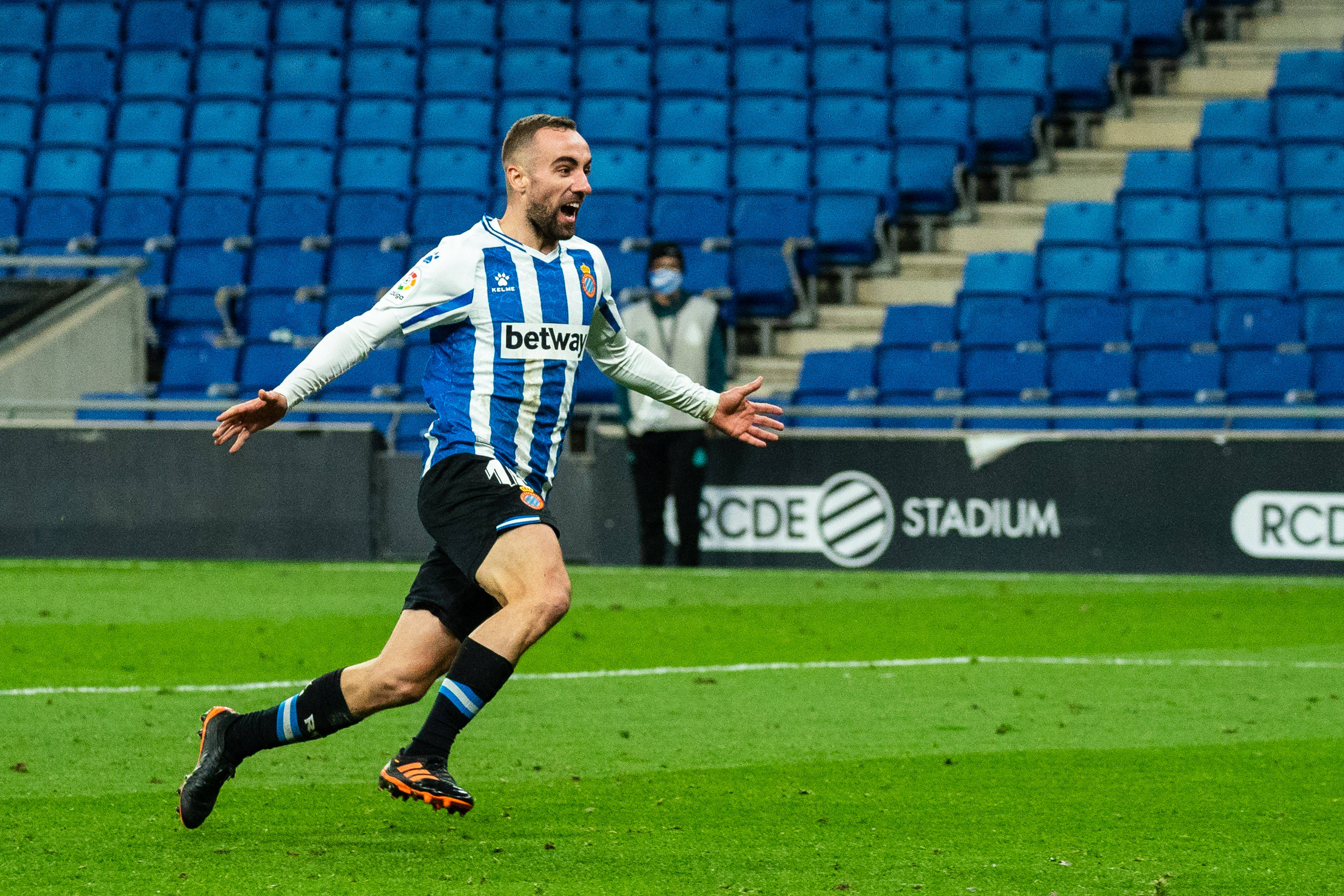 桑普多利亚客场惨败，遭受联赛连败压力的简单介绍