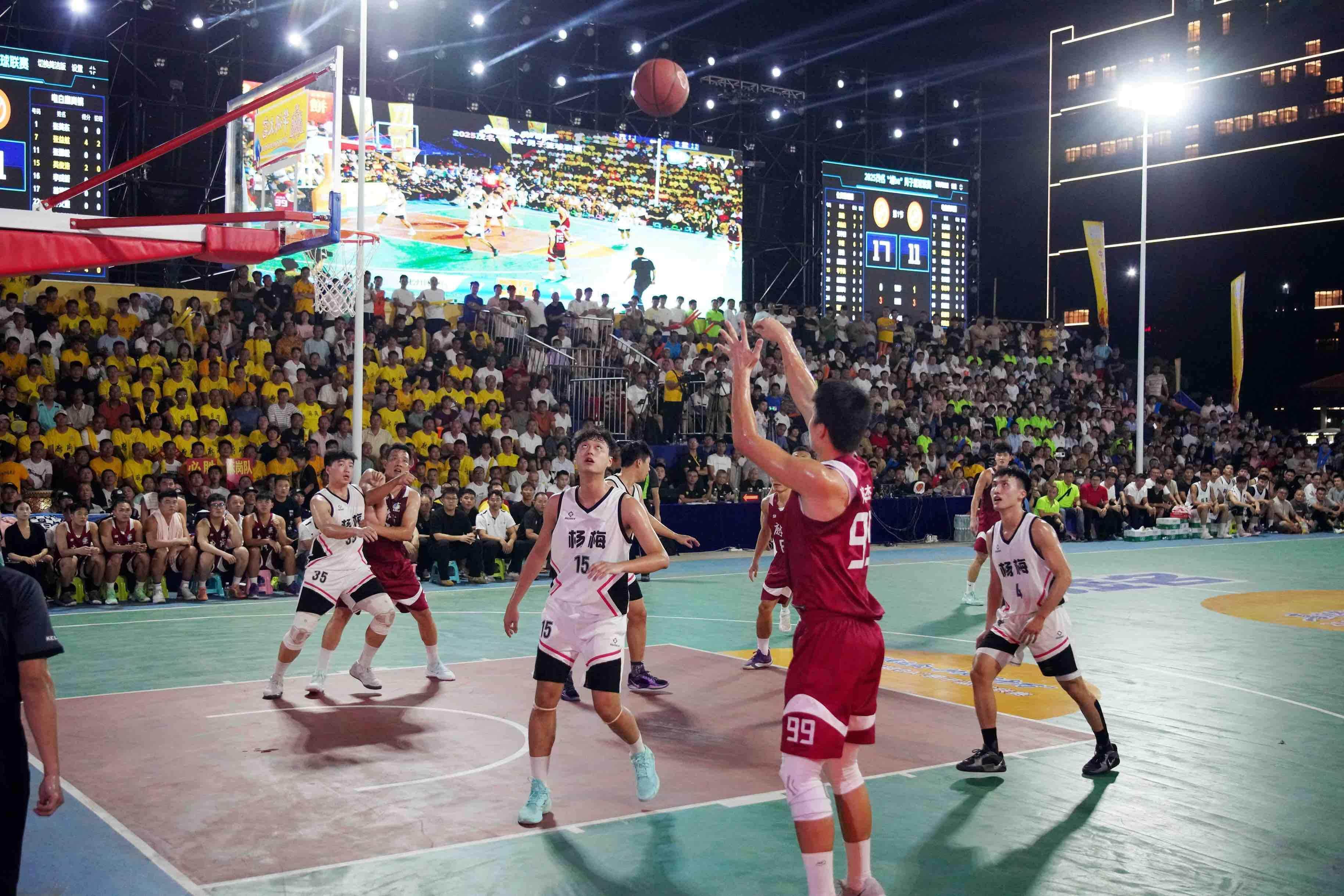 精彩篮球赛事现场直击，场边解说深度分析的简单介绍