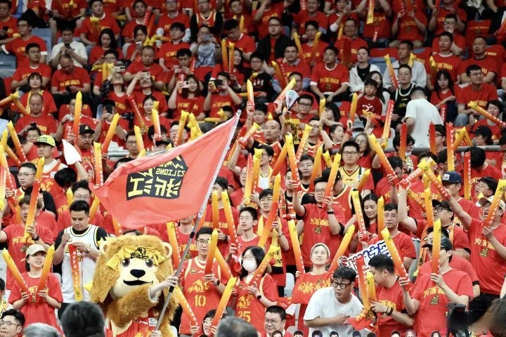广厦男篮连胜,赢得对阵浙江队的胜利 广厦男篮连胜,赢得对阵浙江队的胜利