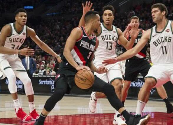 雄鹿碾压上海队,麦科勒姆点燃赛场 雄鹿碾压上海队,麦科勒姆点燃赛场