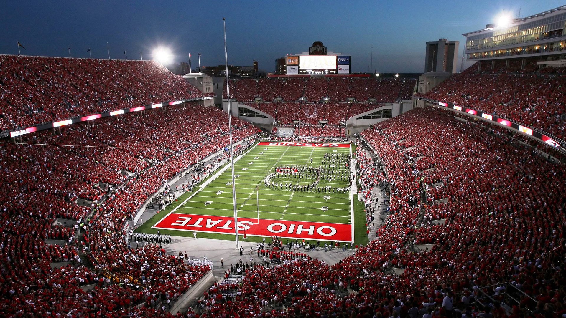 沙漠风暴中的罗马铁骑，莱万一剑封喉，击碎沙特奇迹